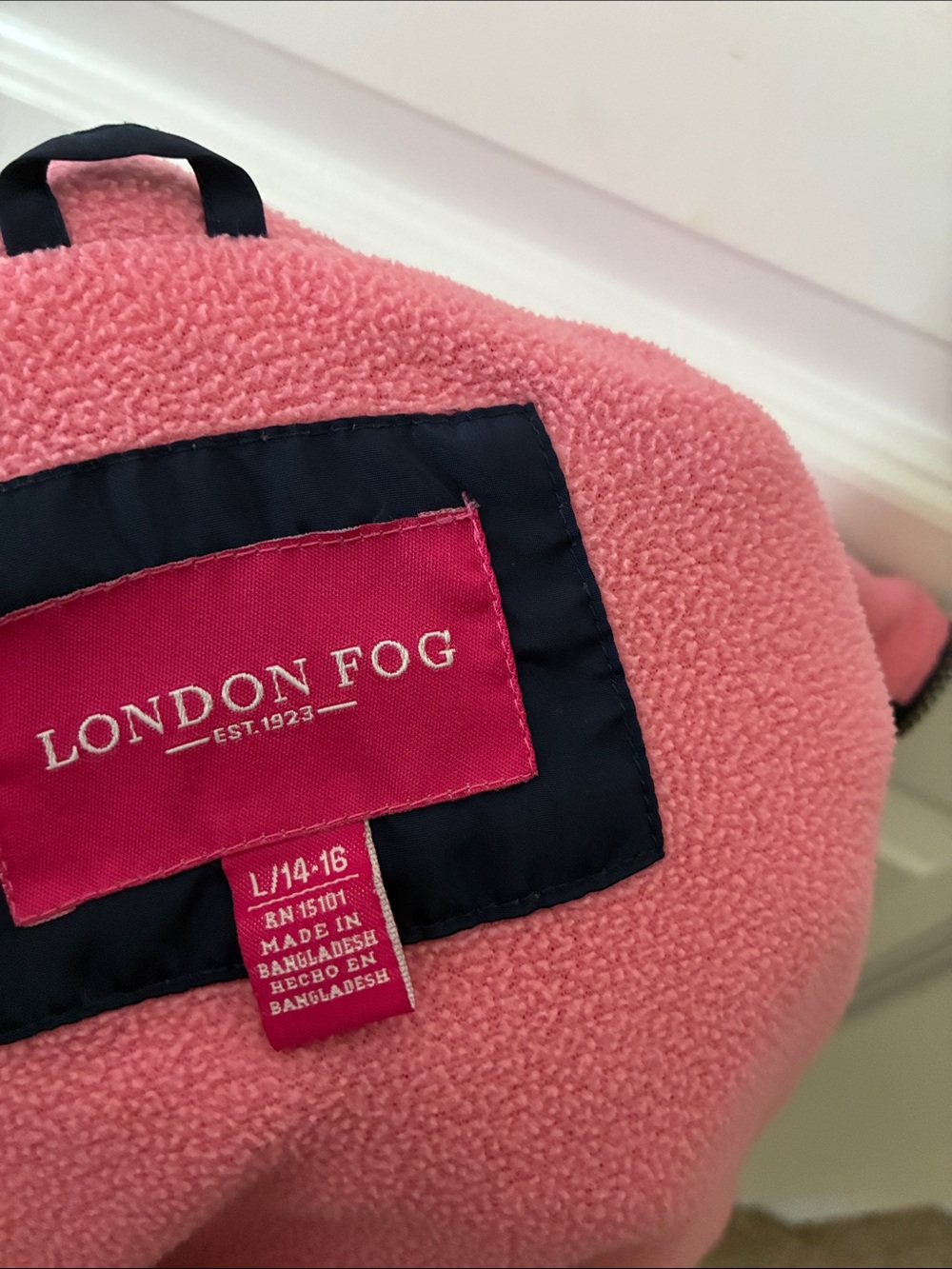 Subcategory classification for women's bag image